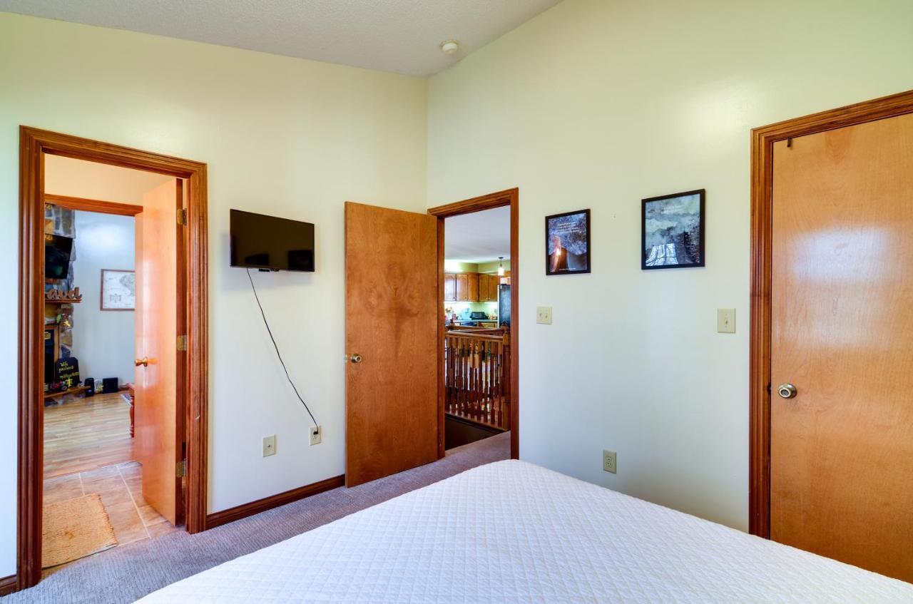 Burnside Resort Cabin With Hot Tub And Outdoor Spots! Dış mekan fotoğraf